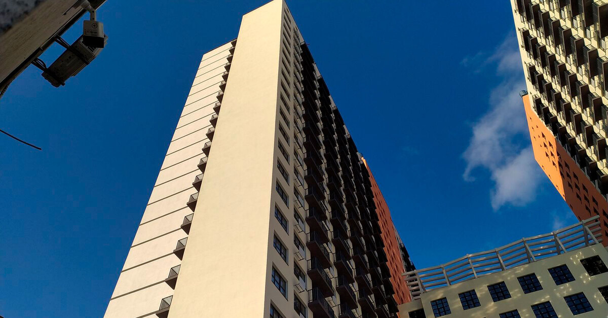 Twin House ����