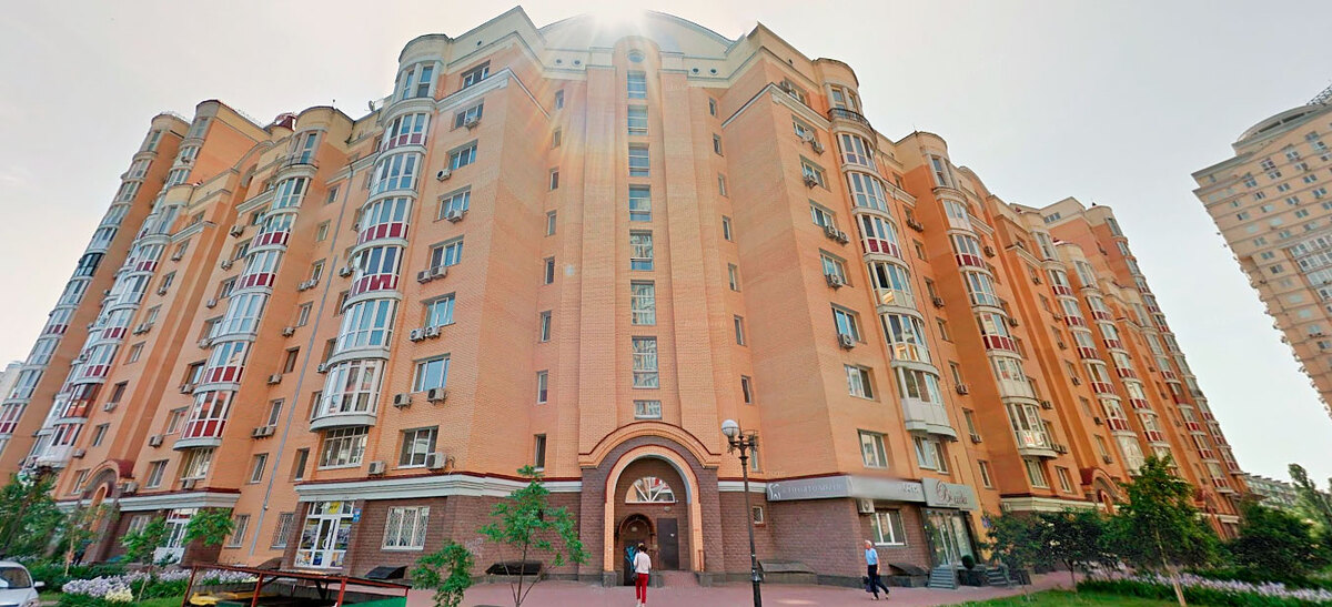 ����� ����